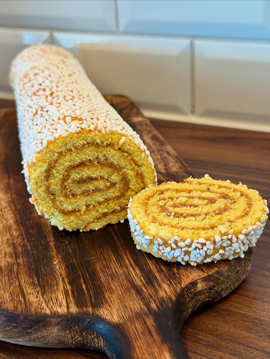 Kanelbullerulltårta
