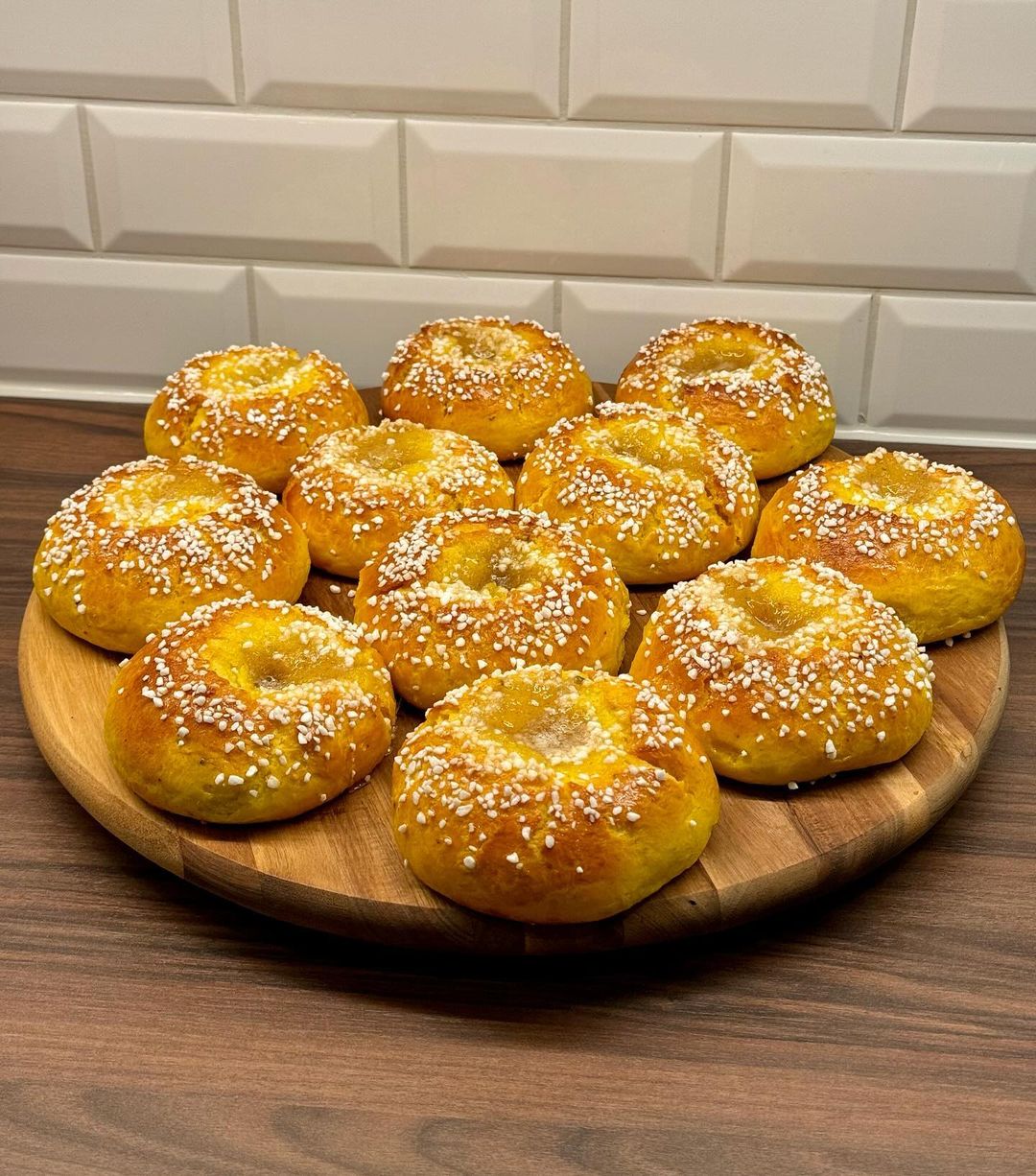 Saffransbullar med vaniljsmörkräm