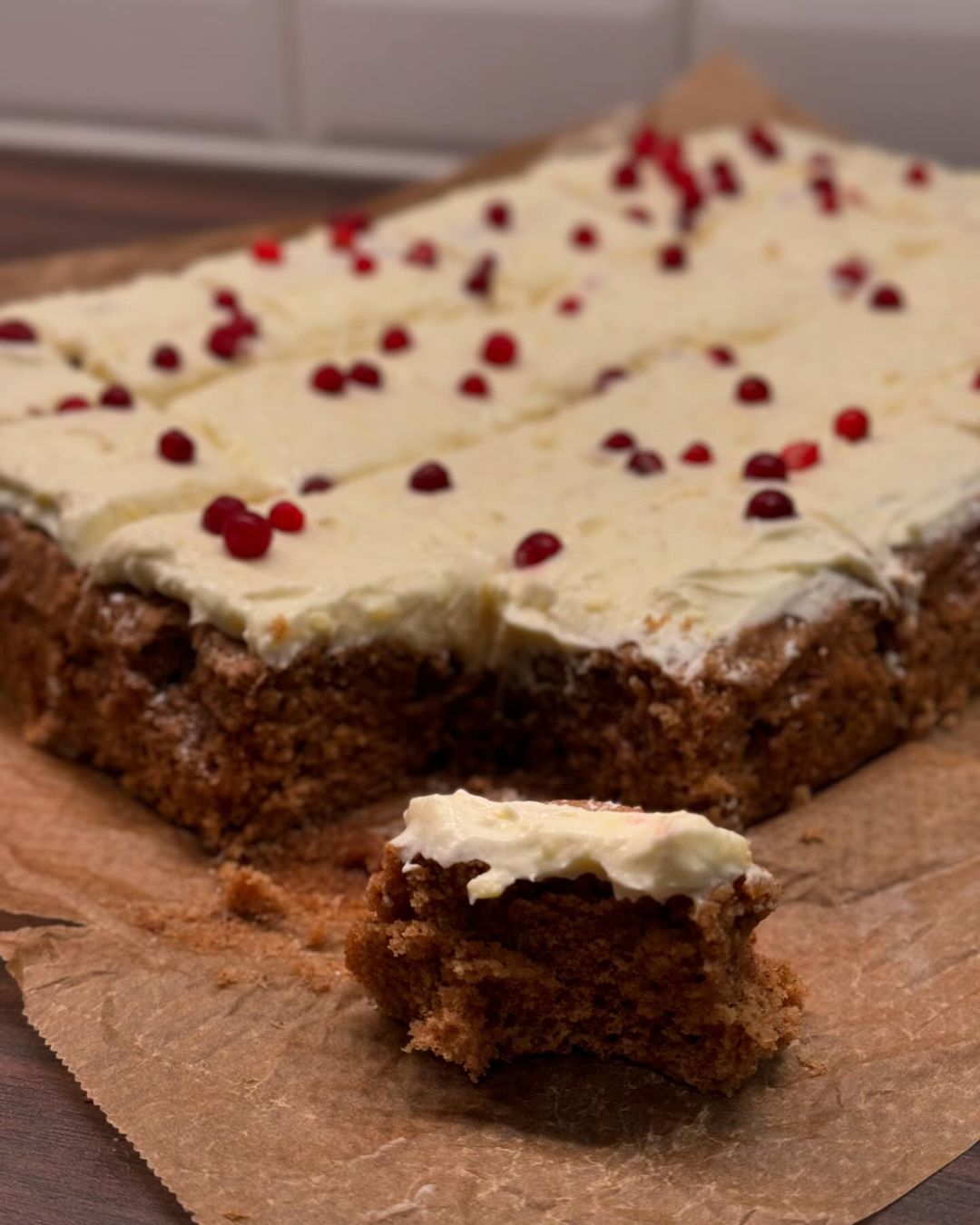 Mjuk pepparkaka med krämig frosting