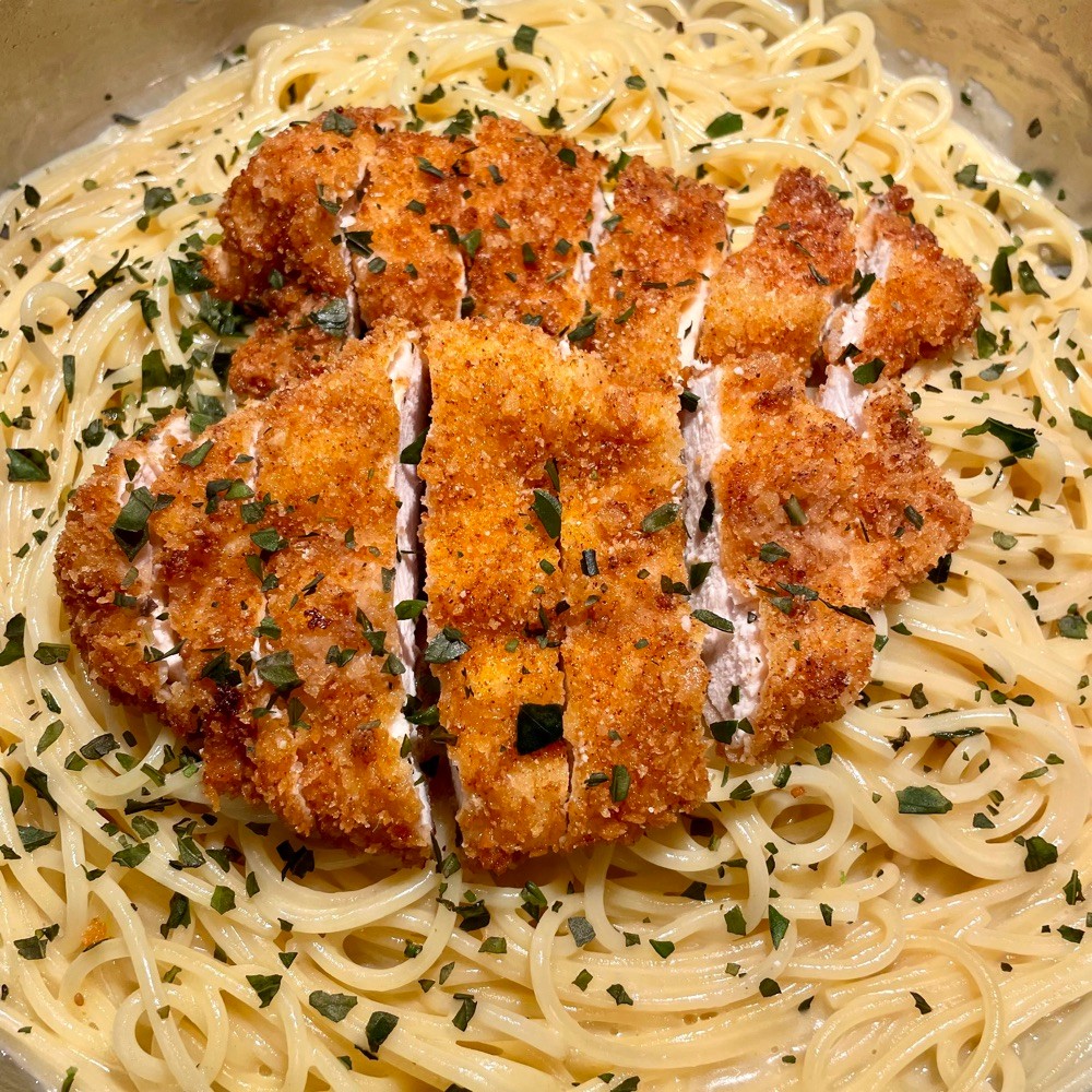 Pasta alfredo och chicken milanese